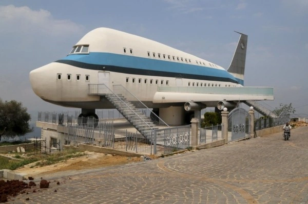 10-Airplane House – Miziara, Lebanon