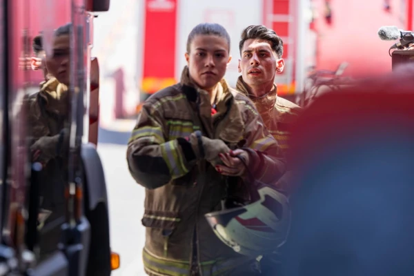 İzmir'de alevlerin içine 19’unda girdiler