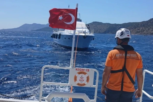 Fethiye Açıklarında Arızalanan Tekne Kurtarıldı