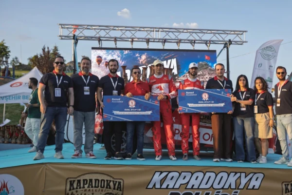 Kapadokya Rallisi’nde Kadın Çekici Operatörleri de Sahadaydı