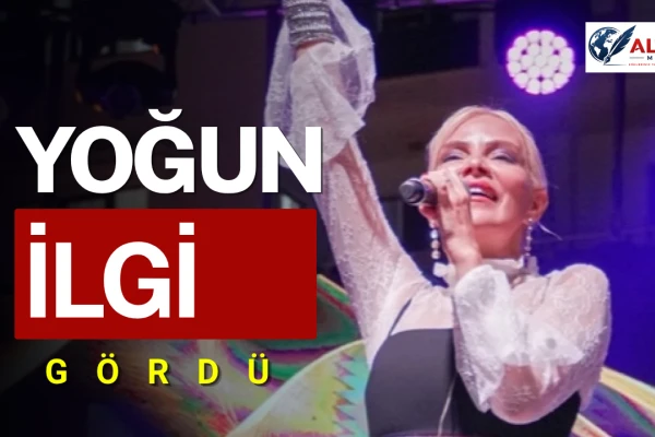 Ömür Gedik Konserinde Selfie Yarışı