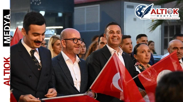 Başkan Akın Manyas’ın Kurtuluşunda Fener Alayına Katıldı