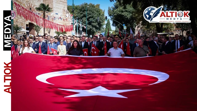 Bursa Türk Bayrağının Altında Yürüdü