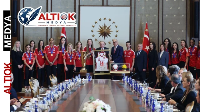 Cumhurbaşkanı Erdoğan, Şampiyon Voleybolcuları Kabul Etti