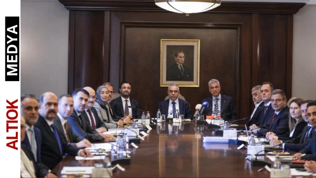 Cumhurbaşkanlığı Hukuk Politikaları Kurulu Genişletilmiş Toplantısı’nda Sağlık ve Hukuk İş Birliği Ele Alındı