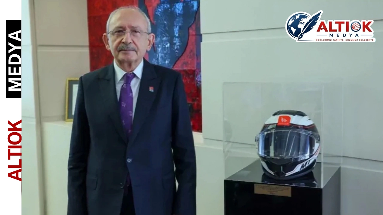 Kılıçdaroğlu,Murat Can Pekeroğlu’nun Kaskını Makam Odasına Koydu
